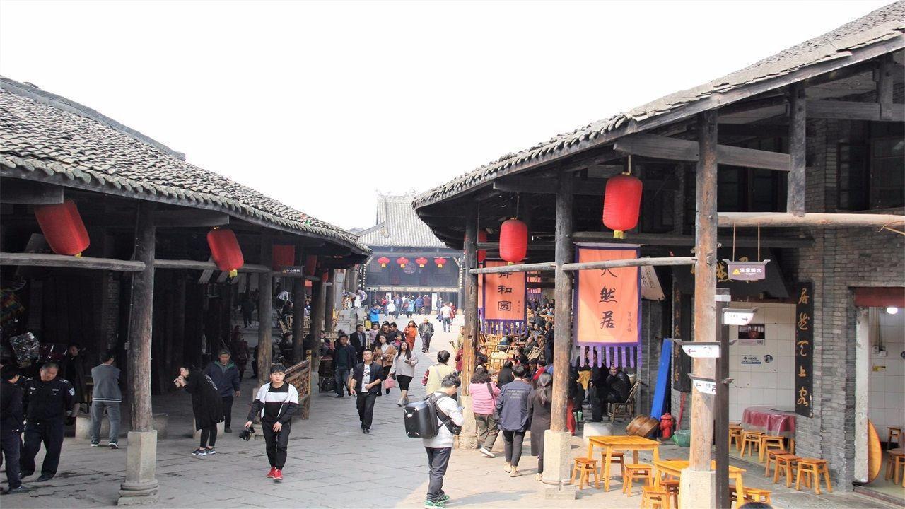 谢卫江：坚持政治建军 服务中心大局 为开创强军事业新局面作出岳阳贡献